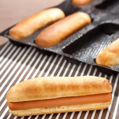 Obrázok produktu pre Silikónová forma na pečenie s otvormi na bagety a hotdogy