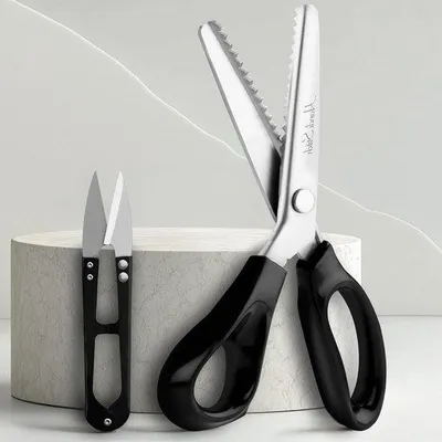 Image de Ciseaux zigzag 228 cm, manche noir, lames tranchantes en acier inoxydable, couture