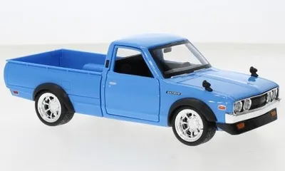 Produktbild von Maisto MAI32528BLUE - 1/24 - Datsun 620 Pick Up, hellblau, 1973 - Neu