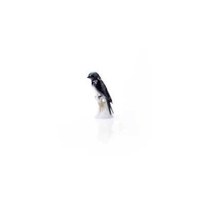 Zdjęcie produktu dla Porcelanowa figurka jaskółki dymówki, 11 cm, kolorowa – miniaturowy ptaszek