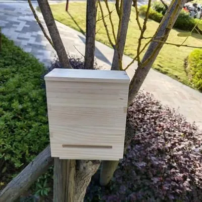 Produktbild von Fledermaushaus aus wetterbeständigem Holz 29 cm x 19 cm x 7 cm