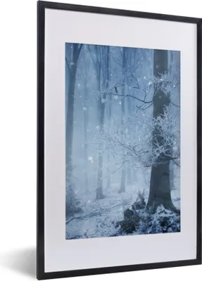 Produktbild von MuchoWow® Gerahmtes Poster Wald - Winter - Schnee 40x60 cm - Poster mit Schwarzem Bilderrahmen Wandposter Rahmen Foto Bilder - Poster in Rahmen