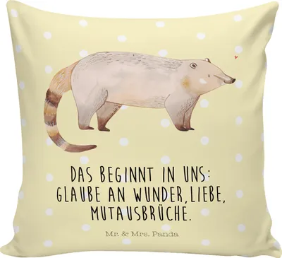 Produktbild von Mr. & Mrs. Panda Kuschelkissen Nasenbaer - Gelb Pastell - Geschenk, Kissen 40x40, Polster, bedruckt, Sofakissen, Nasenbären, Nasenbär, Bär, Rüsselbär, Lustige Sprüche