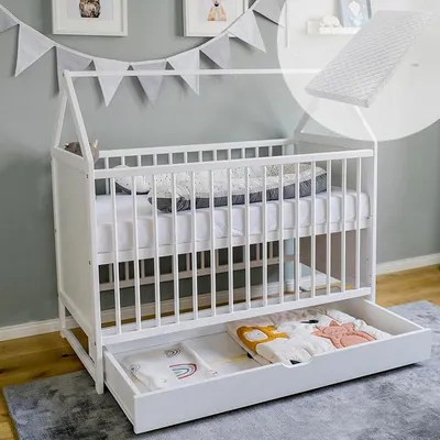 Image de Lit bébé, lit d'appoint, lit pour enfant 60x120 cm avec tiroir et matelas. Lit cabane pour bébé 120x60 cm, blanc, avec tiroir, réglable en hauteur et transformable. Adapté de la naissance jusqu'à 3 ans