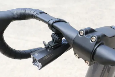 Image de Support CATEYE H-34N AERO, taille unique - Fixation aérodynamique stable pour guidon.