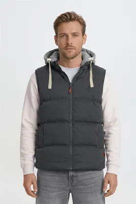 Produktbild von BLEND BHJens Herren Weste Steppweste Outdoor Weste mit Kapuze Stehkragen Eingrifftaschen Regular fit, KI-generiertes Bild