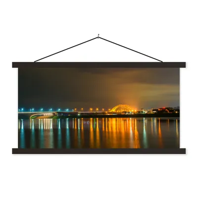 Produktbild von MuchoWow® Textilposter Nijmegen - Licht - Wasser 90x45 cm mit schwarzem Rahmen - Klemmleisten