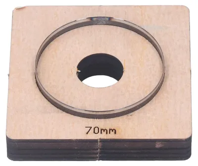 Immagine prodotto di Punzone circolare in pelle con base in legno, diametro 70 mm, per lavorare pelle, gomma, plastica, argilla e legno