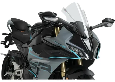 Imagen del producto de Deflector Puig Z-Racing, dimensiones 385 x 265 mm, con homologación europea (ABE), para CFMOTO 450SR, 450SR S, 450S, modelos de 2022 a 2026