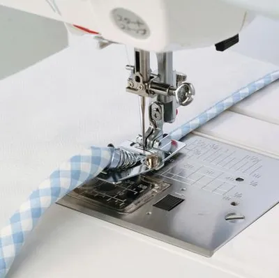 Obrázek produktu pro Patka lemovací 200140009 JANOME (941850000A)