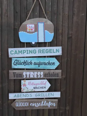 Produktbild von Dekoratives Schild Campingregeln Holz /MDF an Kordel Geschenk 75 cm