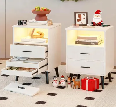 Image de Ensemble de deux tables de chevet blanches, avec station de charge sans fil, port USB-C et deux tiroirs spacieux