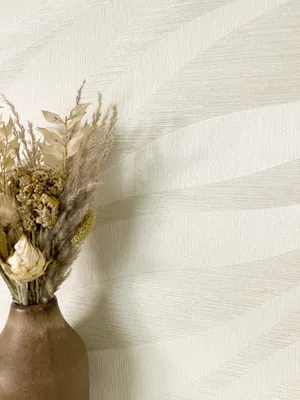Produktbild von NEWROOM Tapete Weiß Vliestapete Wellen - Glanztapete Glamour Creme Perlmutt Linien Struktur Mustertapete Modern Streifentapete