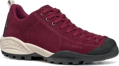 Mojito GTX Lifestyle Schuhe von Scarpa in Bordeauxrot mit grauer Sohle und Schnürung.