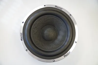 Produktbild von Magnat AD 300, High END 30er Subwoofer,Basslautsprecher, 1200 Watt, NEU
