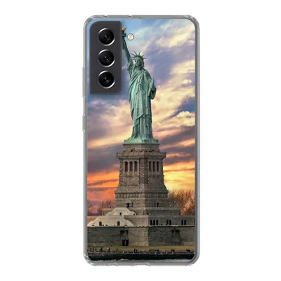 Produktbild von MuchoWow® Handyhülle Schutzhülle Hülle für Samsung Galaxy S21 FE Freiheitsstatue in New York bei Sonnenuntergang Silikon Softcase Handy Hülle - Mobiltelefonhülle