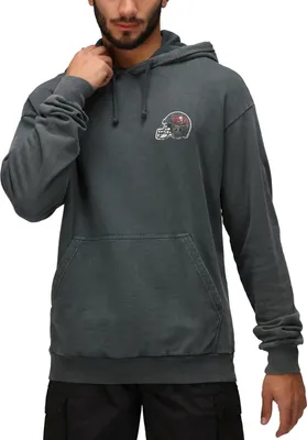 Produktbild von BUCCS - NFL - Helmet Pocket Print Hoodie by Recovered, Washed Black, Vel: L