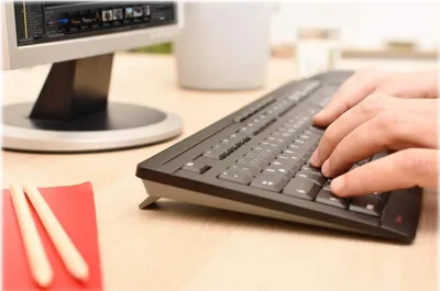 Immagine prodotto di CHERRY STREAM DESKTOP - Set tastiera e mouse - senza fili - 2,4 GHz - Tedesco - Interruttore a chiave: CHERRY SX - Nero