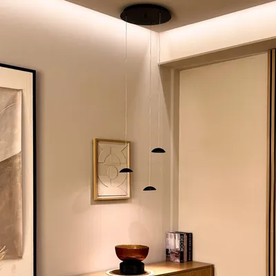 Produktbild von s.luce Santa Air LED Esszimmer-Pendelleuchte 3-flammig Ø 40cm Baldachin Schwarz 3-Flammig Halbrund
