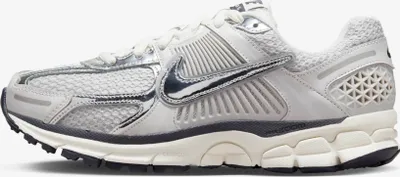 Image de Nike Zoom Vomero 5 "Photon Dust Metallic Silver", Taille : 35,5