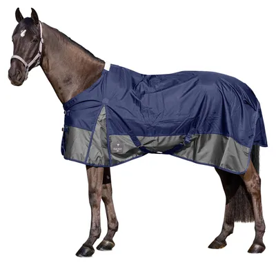 Zdjęcie produktu dla Koc outdoorowy EQuest Titan dla koni, 1680D 50 g, z odpinanym kołnierzem, granatowo-szary – XXL / 165 cm