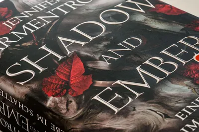 Obrázok produktu pre Shadow and Ember - Eine Liebe im Schatten