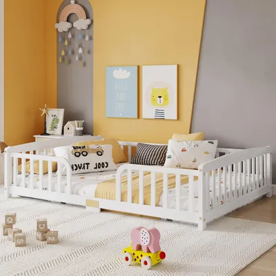 Obrázok produktu pre Posteľ na zem 140 x 200 cm z borovicového dreva s obvodovým bezpečnostným zábradlím, stredovým vstupom a zaoblenými hranami, biela