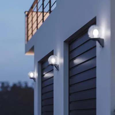 Außenlampe mit Sensor IP44, E27 Fassung, IR-Sensor 180°, Schwarz - Max 60W