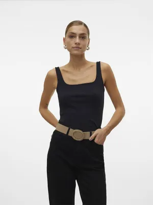 Productafbeelding van VERO MODA VMCHLOE SL, korte, vierkante top, model JRS, artikelnummer NOOS