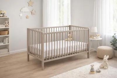 Produktbild von Babybett JULIA 100x60 cm mit Matratze – Massivholz Buche – 3-fach höhenverstellbar – Schlupfsprossen – EN 716 – Taupe
