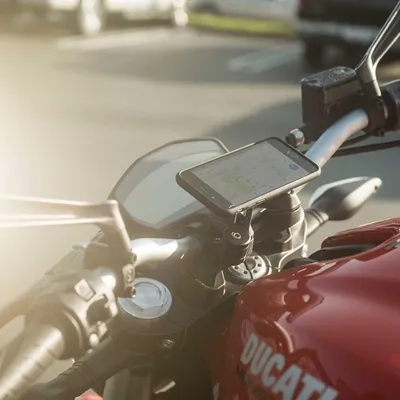 Obrázok produktu pre SP CONNECT Moto Bundle upevnený na riadidlách - Samsung S20 Ultra
