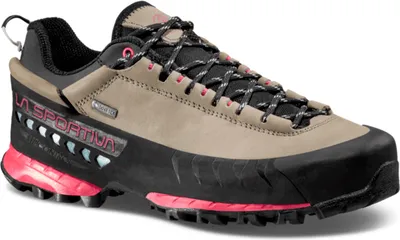 TX5 Low Woman GTX Wanderschuhe von La Sportiva in beige mit schwarzen und roten Akzenten; ideal für Damen.