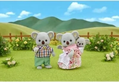 Produktbild von Sylvanian Families Koala Familie, 3 Figuren, Artikuliert und Bekleidet, Grau, Ab 3 Jahren