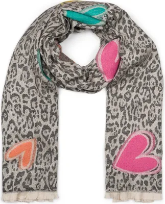Produktbild von styleBREAKER Damen Schal mit Leopardenmuster und Herz-Stickerei – Weicher, warmer und r Schal mit Fransen 01017164