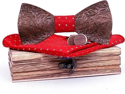 Produktbild von Elegante Holzfliege Set - Rot mit Einstecktuch und Manschettenknöpfen KP30894