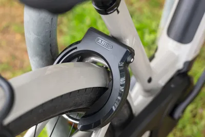 Immagine prodotto di Blocco telaio ABUS 6950M XPlus GRANIT - per tutti i telai di biciclette comuni - regolabile universalmente - immobilizzatore per biciclette - variante R - la chiave non può essere rimossa quando il blocco è aperto