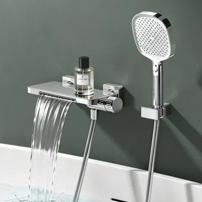 Produktbild von Mai & Mai Badewannenarmatur mit Handbrause Wasserfall Wannenarmatur 4 Strahlarten Wandarmatur für Badewanne aus Messing Silber DSN-403
