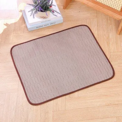 Immagine prodotto di Tappetino rinfrescante estivo 40x30 cm per cani e gatti, in lattice, lavabile in lavatrice