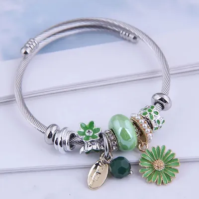 Produktbild von Armband Florais - grün - Armband mit Anhängern