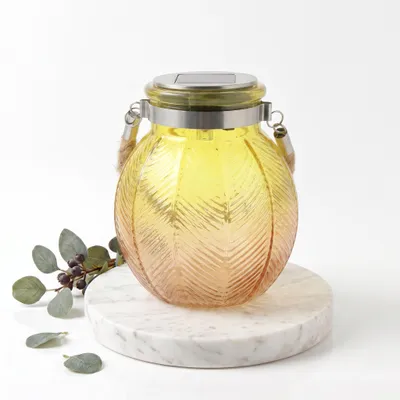 Immagine prodotto di Lampada solare HOFER per esterni, da appendere, in vetro - giallo/arancione - "SOLEA" - Lanterna solare LED resistente agli agenti atmosferici per esterni - Lampada da esterno da appendere, ideale per il giardino