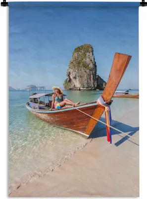 Produktbild von MuchoWow® Wandteppich Wandbehang Strand - Frau - Boot 90x135 cm Tapisserie Dekoration Wandtuch - Baumwolle - Wandskulptur