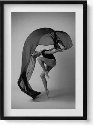 Produktbild von Foto einer Tänzerin beim Tanzen– Wandbild mit Rahmen – Gerahmtes Bild  – Wanddekoration – 50x70 cm –  Schwarz Rahmen