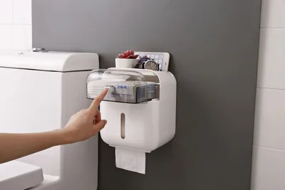 Produktbild von CRELIV - Toilettenpapierhalter » Badaccessoires, einfache & schnelle Montage durch Saugnäpfe mit Klebestoff (OHNE Bohren!)« Badezimmeraufbewahrung, Rollenhalter, Klopapierhalter, selbstklebend ohne Bohren, mit Feuchtpapierbox und Handyhalter, aus Kunststoff, weiß und transparent