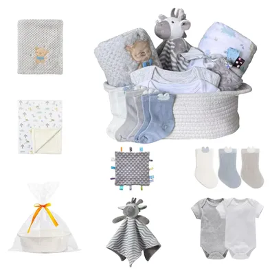 Productafbeelding van Cadeauset voor de babyshower - Luiertas - 2 zachte dekens - Speelgoed - 3 paar sokken