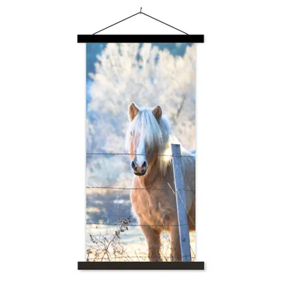Produktbild von MuchoWow® Textilposter Pferd - Winter - Schnee 60x120 cm mit schwarzem Rahmen - Magnete