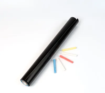 Produktbild von Tafelfolie selbstklebend Tafelfolie – 200 x 45 cm, Schwarz Matt, abwischbar, inkl. 5 Kreidefarben, zuschneidbar, rückstandsfrei entfernbar – Veluxis
