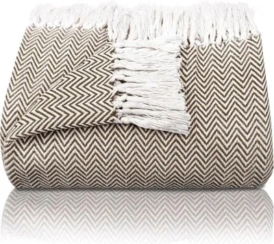 Productafbeelding van Famanu sprei met franjes - 100% katoen - 150 x 200 cm - visgraatmotief