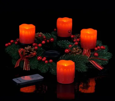 Produktbild von Adventskranz mit 4 LED Kerzen und Fernbedienung - 30 cm - Weihnachts Tisch Kranz mit künstlichen Kerzen