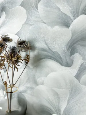 Produktbild von NEWROOM Tapete Diarra Hellgrau Vliestapete - Floral Blumen Grafik Germany