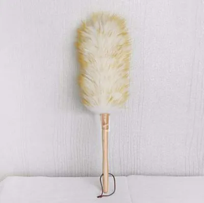 Produktbild von Lammfell-Staubwedel, Mikrofaser-Lammfell-Staubwedel, 51,5 cm Staubwedel mit ergonomischem Holzgriff, für die häusliche und professionelle Reinigung, Möbelreinigung